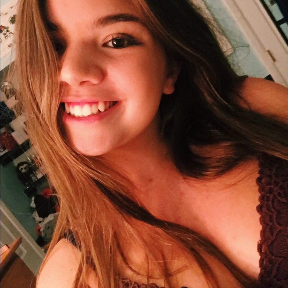 Meet your Posher, Lia